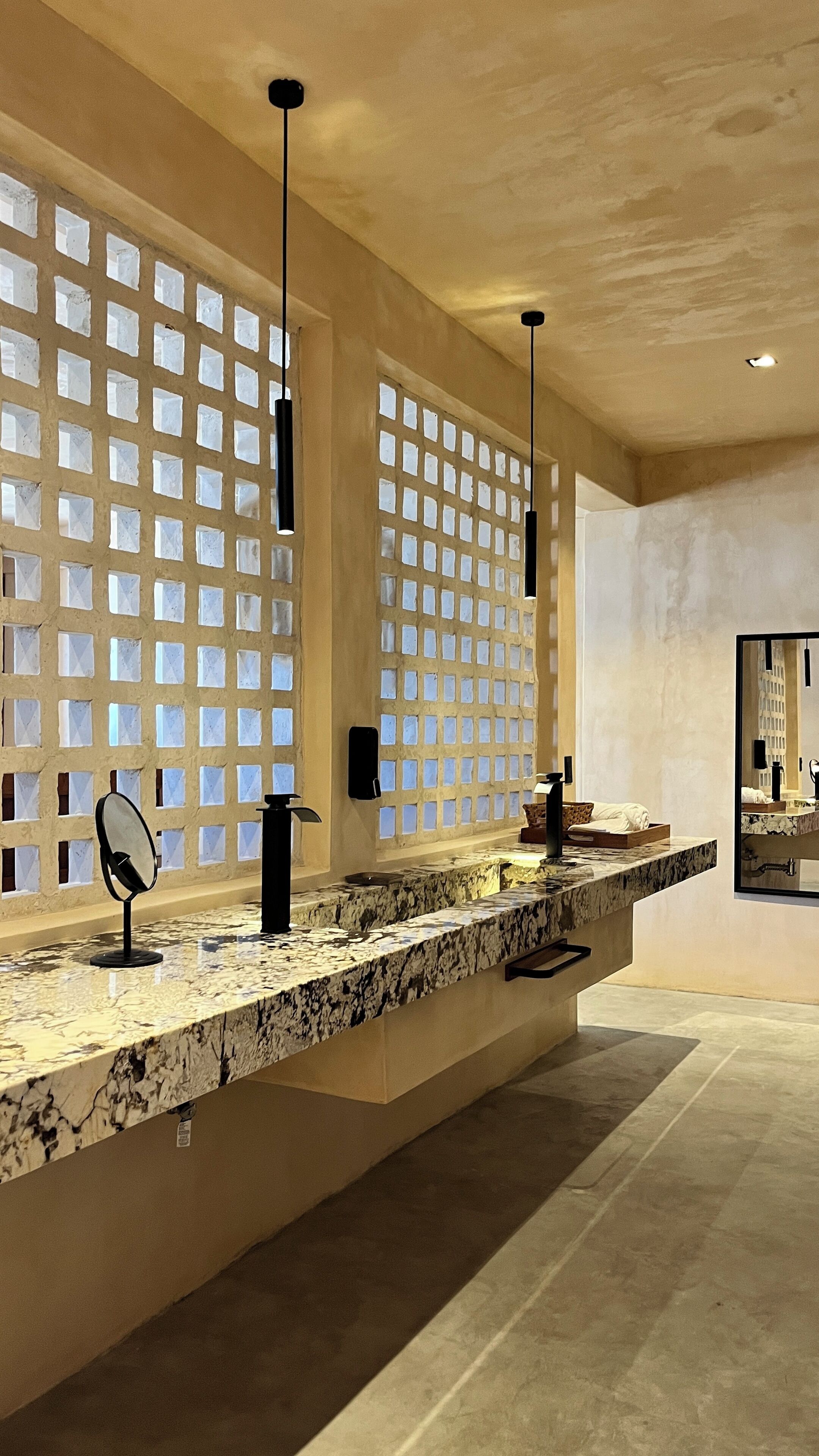 Standard Room | Bathroom | Towels, soap, shampoo, toilet paper