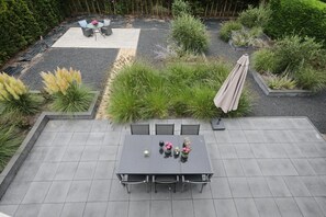 House | Outdoor dining