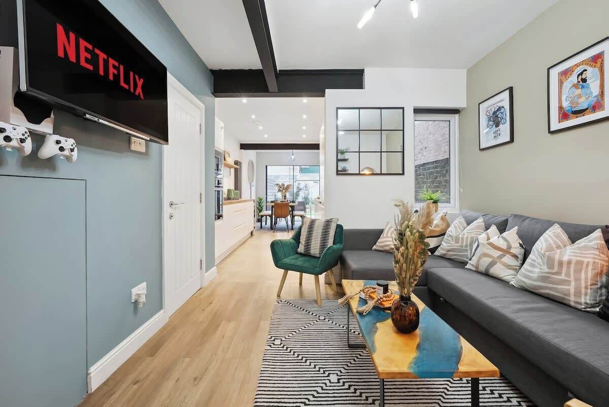 TV, fireplace, video games