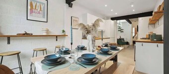 Cosy 4-BR Home, Parking, Xbox &BBQ, for big groups