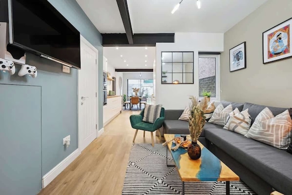 TV, fireplace, video games, offices