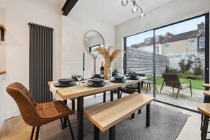 تناول الطعام