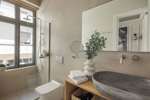 Deluxe-Doppelzimmer | Zimmersafe, schallisolierte Zimmer, Bügeleisen/Bügelbrett