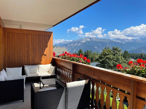 Beautiful & cosy apartment with balcony, view and swimming pool