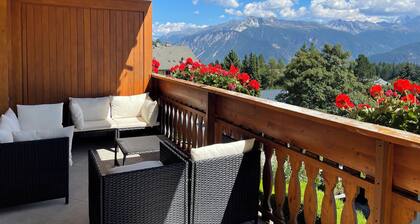 Beautiful & cosy apartment with balcony, view and swimming pool