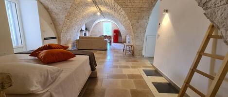 House | 5 bedrooms, individually furnished