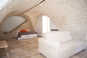 House | Living room - Tower House in Puglia With Pool and Coast Views (Cisternino)