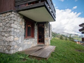 Exterior detail - 40m from ski slopes, floor -2, view mountain, terrace, tv, ski locker, 30m², Valmorel (Valmorel)