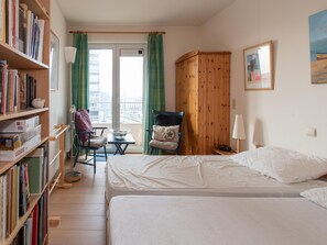 3 bedrooms, iron/ironing board