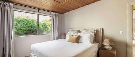4 habitaciones, tabla de planchar con plancha, wifi y ropa de cama