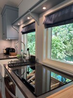 Apartamento conforto | Cozinha privada | Cafeteira/chaleira, chaleira elétrica