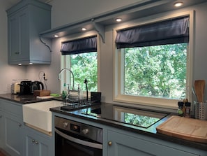 Comfort Apartment | Private kitchen | Coffee/tea maker, electric kettle - villa de nachtegaal (Naarden)