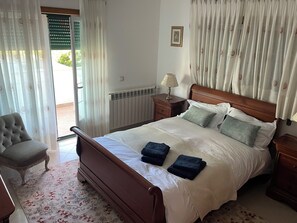 3 soverom, strykejern/-brett, reiseseng for barn og wi-fi