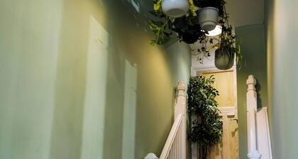 The Stables Flat, Altrincham Diggers