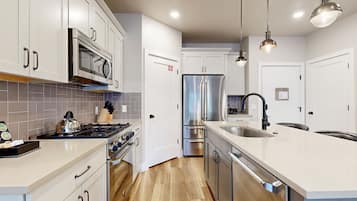 Condo, 2 habitaciones | Cocina privada