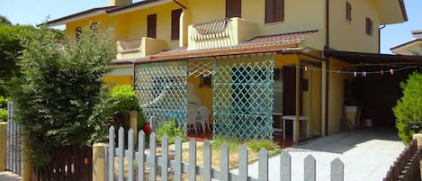 Villa | Exterior