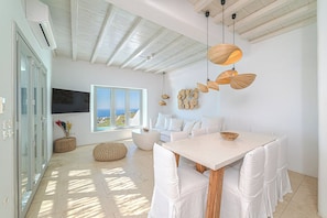 Luxury-Villa, 5 Schlafzimmer, eigener Pool, Meerblick | Verdunkelungsvorhänge, schallisolierte Zimmer, Bügeleisen/Bügelbrett