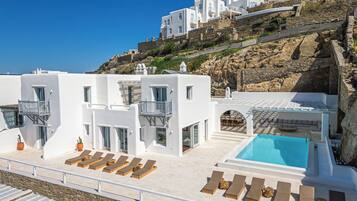 Deluxe Villa, 5 Bedrooms, Private Pool, Sea View | Blackout drapes, soundproofing, iron/ironing board, free WiFi