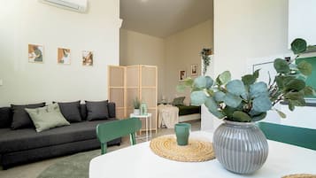 Een smart-tv en een open haard