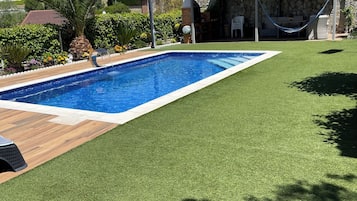 Piscine extérieure (ouverte en saison)