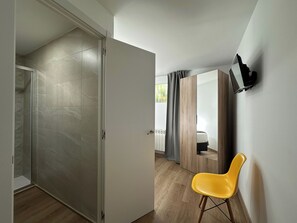 Double Room, Private Bathroom | Bathroom - Habitacion Monteazul (El Casar)