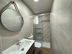 Double Room, Private Bathroom | Bathroom | Shower, hair dryer, towels, shampoo - Habitacion Monteazul (El Casar)