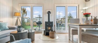 "Little pearl" cozy wooden holiday home near the beach in the Baltic Sea resort of Olpenitz