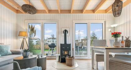 "Little pearl" cozy wooden holiday home near the beach in the Baltic Sea resort of Olpenitz