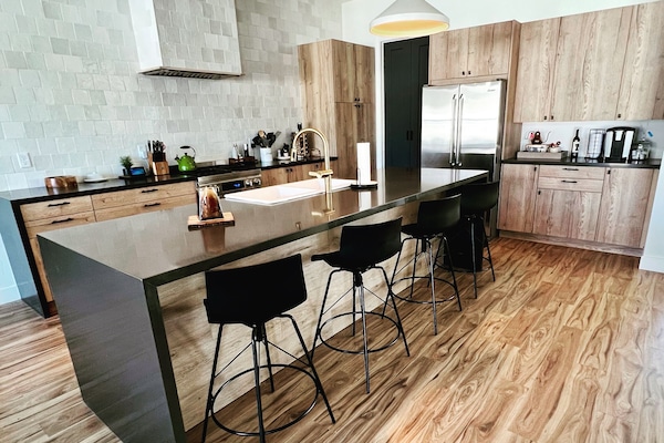 KĂŒhlschrank, Mikrowelle, Ofen, Herdplatte