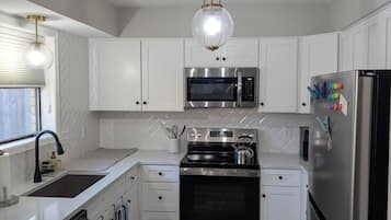 Mikroaaltouuni, uuni, liesi, astianpesukone