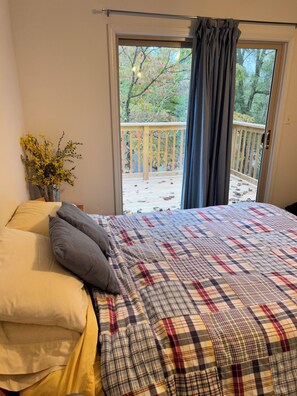 5 bedrooms, desk, free WiFi, bed sheets