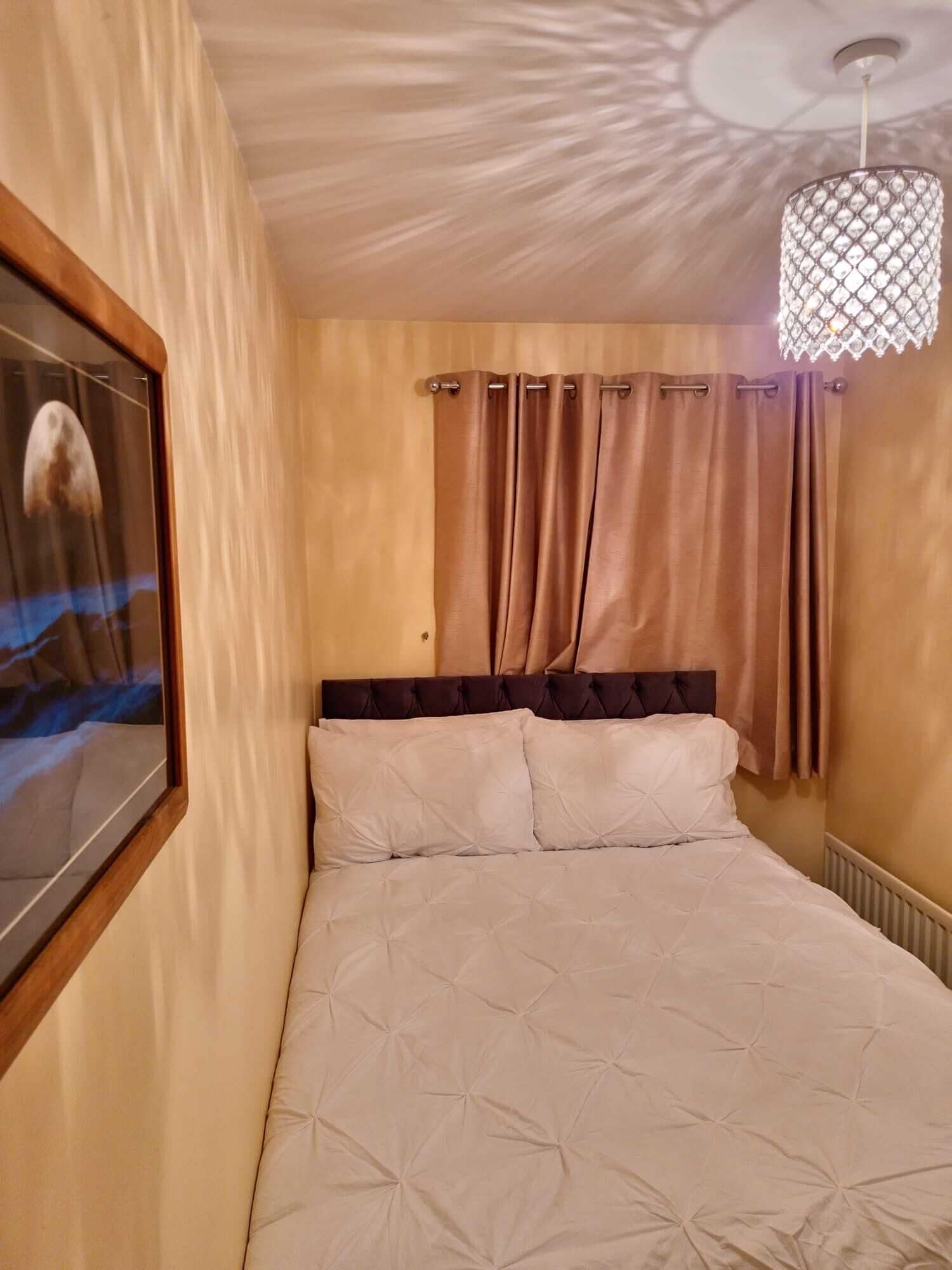 3 soverom, strykejern/-brett, wi-fi og sengetøy