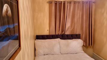 3 soverom, strykejern/-brett, wi-fi og sengetøy