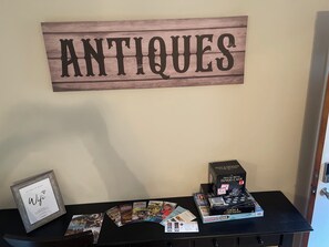 Interior - Charming 3-bedroom house in fantastic Kinston with WiFi, AC (Kinston)