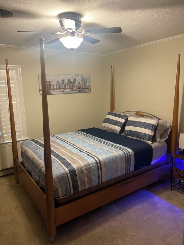 3 bedrooms, iron/ironing board, WiFi, bed sheets