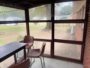 Dining - Charming 3-bedroom house in fantastic Kinston with WiFi, AC (Kinston)