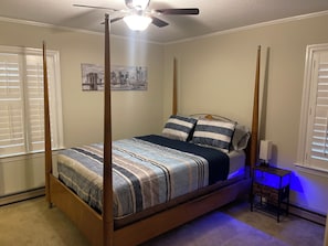 3 slaapkamers, een strijkplank/strijkijzer, wifi, beddengoed