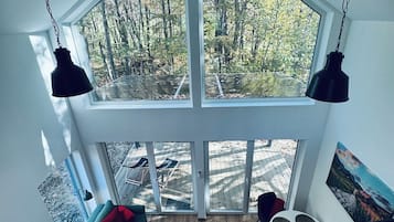 Deluxe Chalet, Garden View, Mezzanine | 2 bedrooms, individually decorated, individually furnished, desk