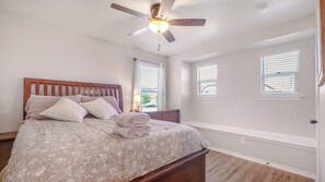 3 habitaciones, tabla de planchar con plancha, wifi y ropa de cama