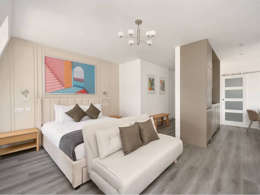 Desk, laptop workspace, iron/ironing board, free WiFi