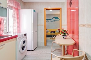 Superior Apartment, Patio | Private kitchen - Andalusian Apartment By Seric  (Torremolinos)