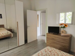 1 bedroom, travel cot, free WiFi, bed sheets - La Casina di Orsolina (Livorno)