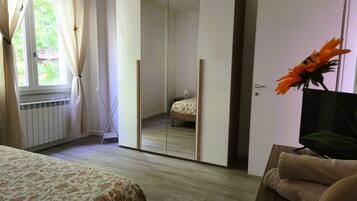 1 dormitorio, cuna de viaje, wifi gratis y ropa de cama