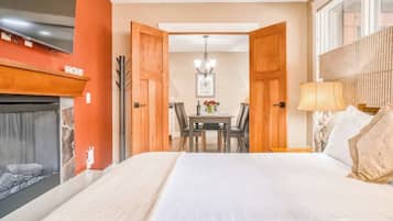 2 bedrooms, desk, iron/ironing board, free WiFi