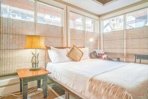 2 bedrooms, desk, iron/ironing board, free WiFi