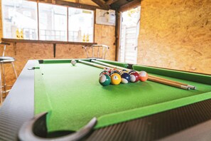 Games room - A charming traditional 4 bedroom property close to the bustling Bath Road. (Cheltenham)