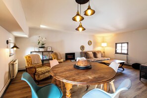 Smart TV, fireplace, video games, DVD player - "Au vieux porche de Colmar", in the heart of Alsace and in the city center (Colmar)