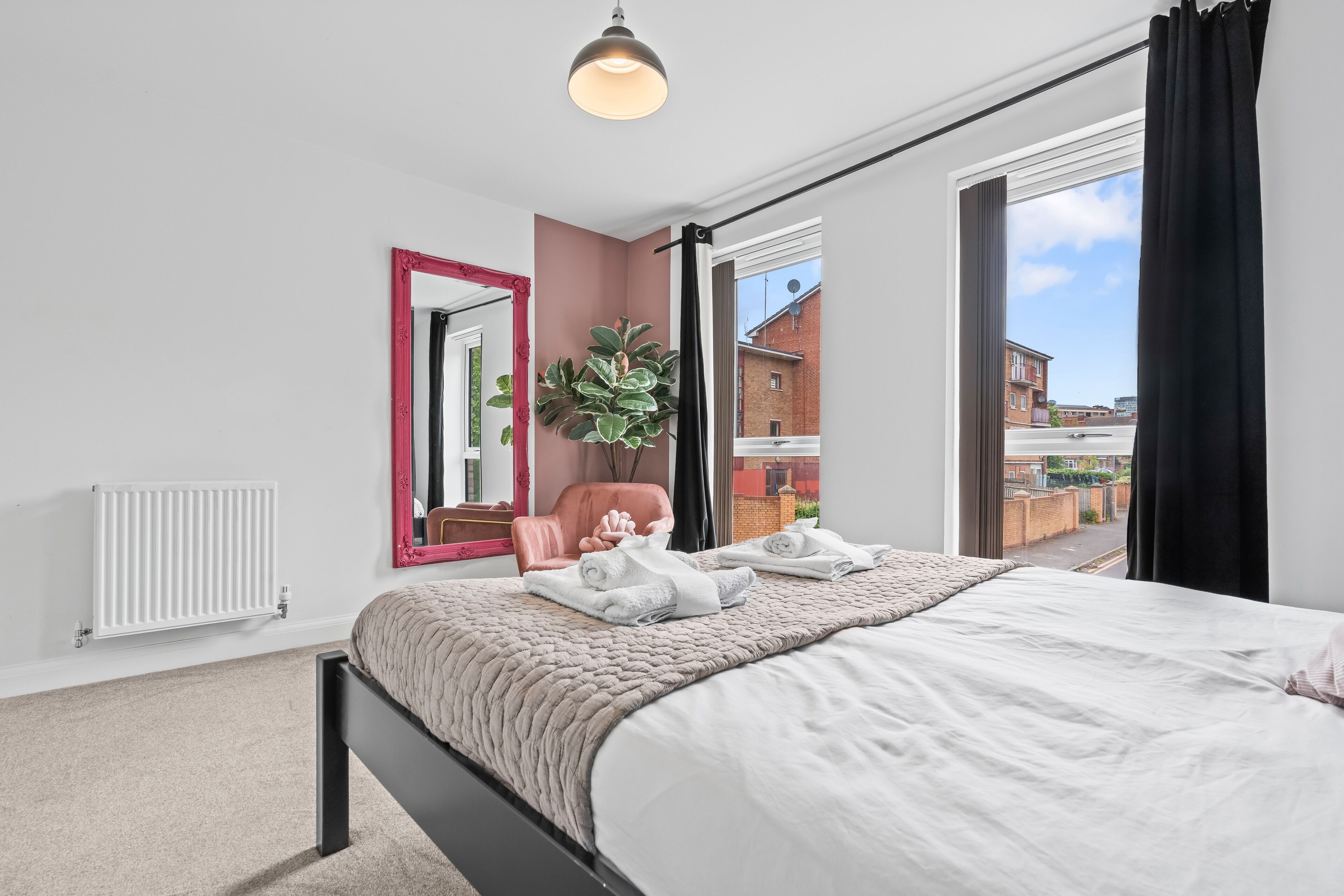 4 bedrooms, free WiFi, bed sheets