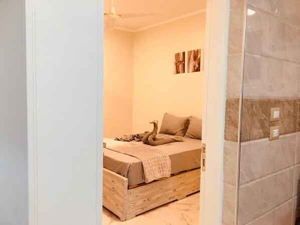 2 habitaciones, tabla de planchar con plancha y wifi gratis 