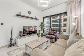Smart TV, videogames, livros, aparelho de som